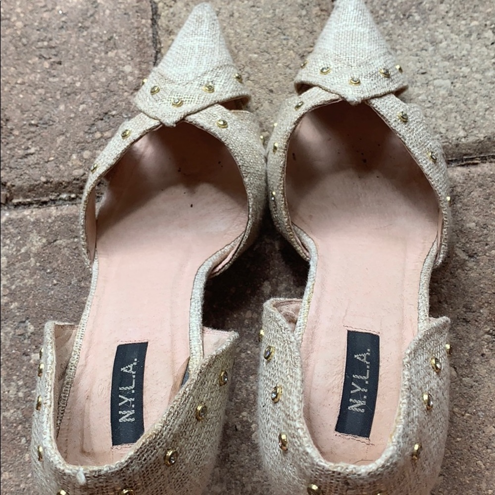 Pretty gold beige heels. - Picture 6 of 8
